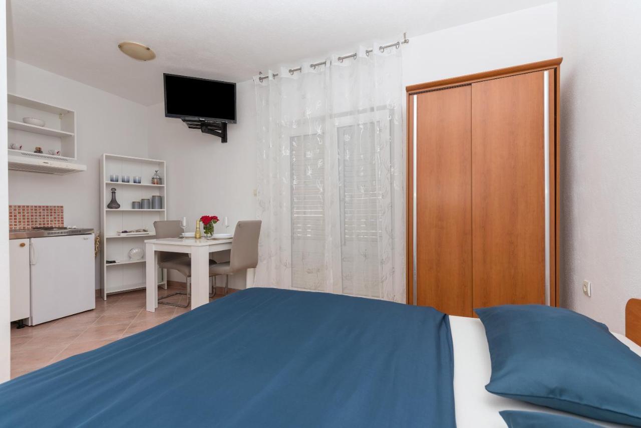 Skiljini Dvori - Studio-Apartman 1 มาคาร์สกา ภายนอก รูปภาพ
