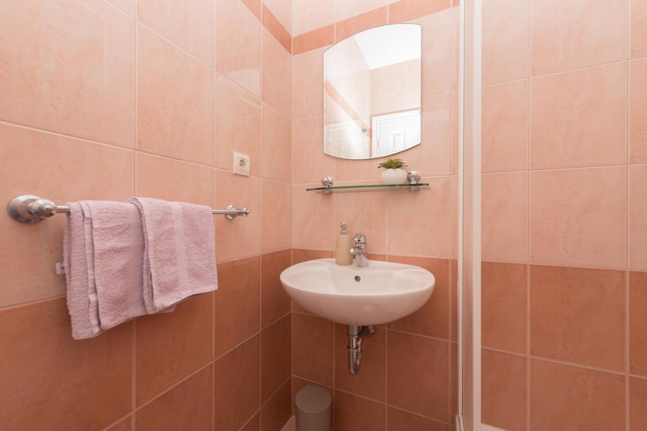 Skiljini Dvori - Studio-Apartman 1 มาคาร์สกา ภายนอก รูปภาพ
